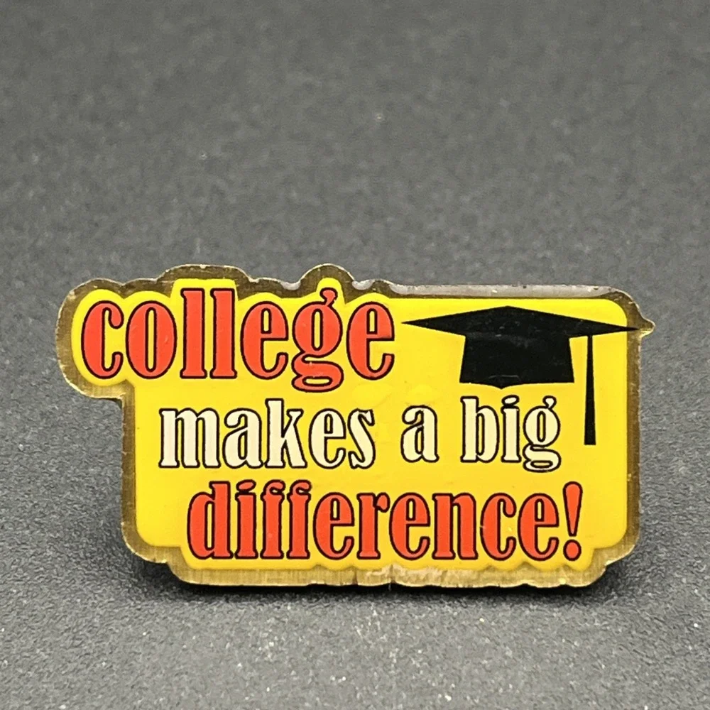 College Makes A Big Difference Graduation Cap Lapel Hat Pin‎